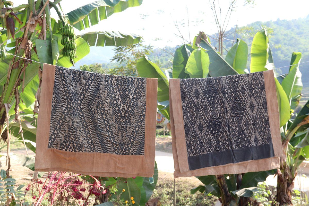 Chăn thổ cẩm dệt tay