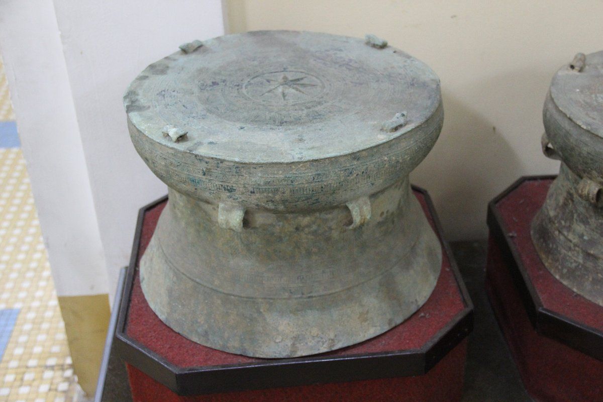 Trống đồng Đông Sơn